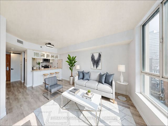 1612 - 38 Elm St