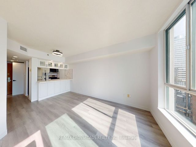 1612 - 38 Elm St