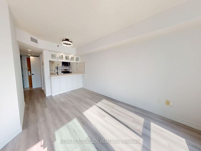 1612 - 38 Elm St