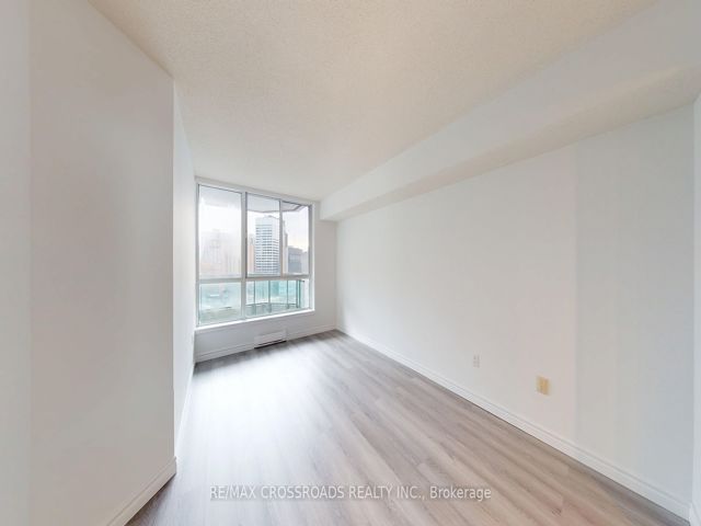 1612 - 38 Elm St