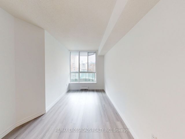 1612 - 38 Elm St