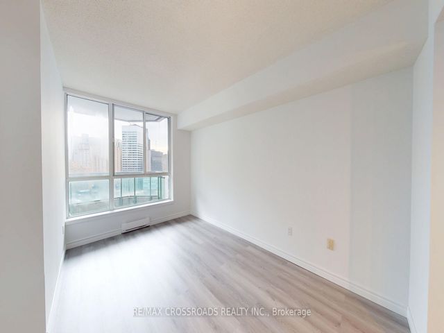 1612 - 38 Elm St