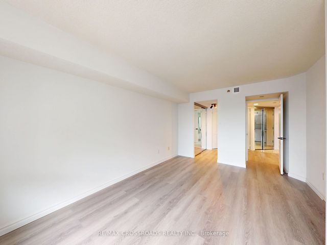 1612 - 38 Elm St