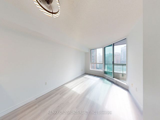 1612 - 38 Elm St