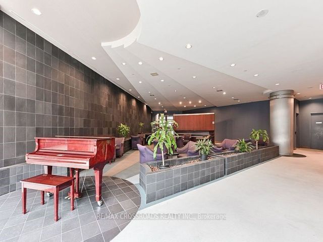 1612 - 38 Elm St