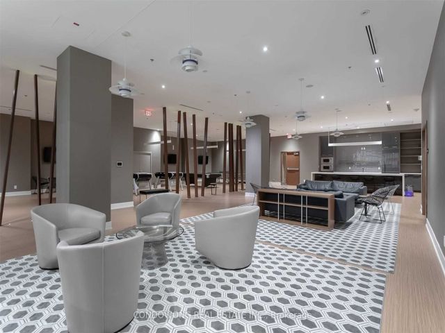 920 - 111 St Clair Ave W