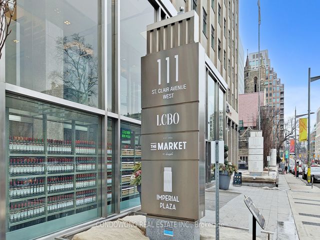 920 - 111 St Clair Ave W