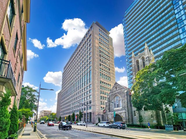 920 - 111 St Clair Ave W