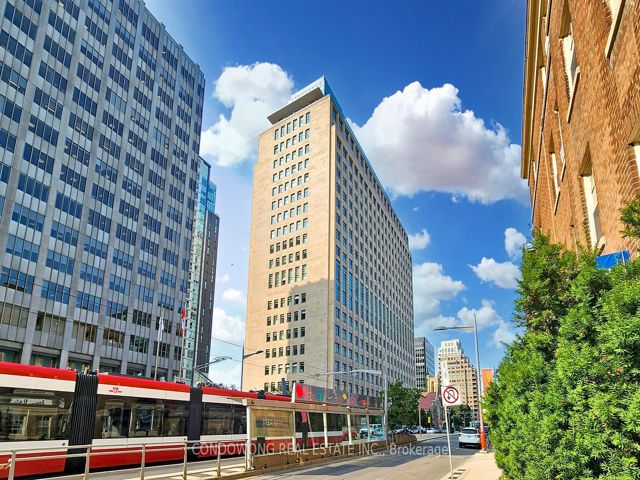 920 - 111 St Clair Ave W