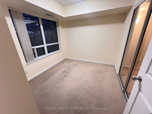2812 - 155 Beecroft Rd