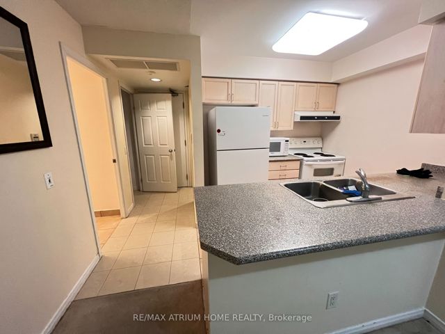 2812 - 155 Beecroft Rd