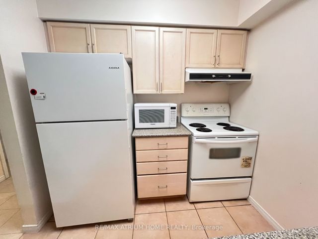 2812 - 155 Beecroft Rd
