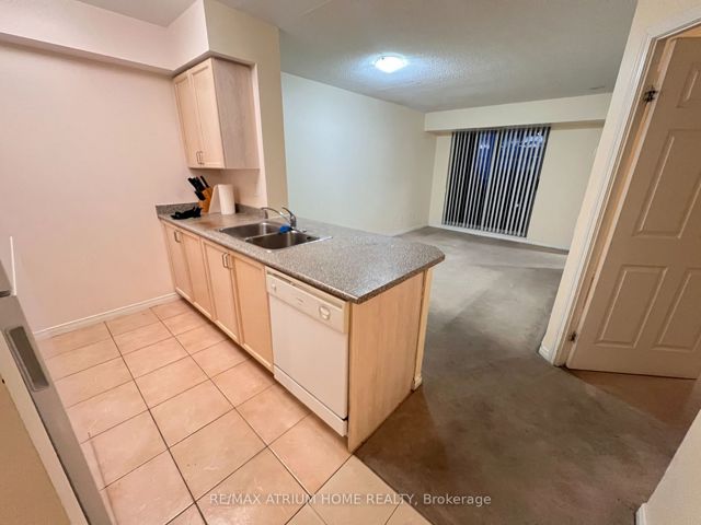 2812 - 155 Beecroft Rd