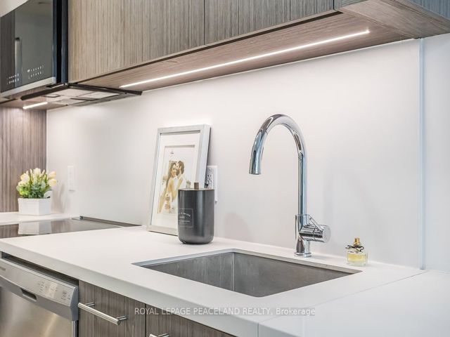 15 - 266 Finch Ave E