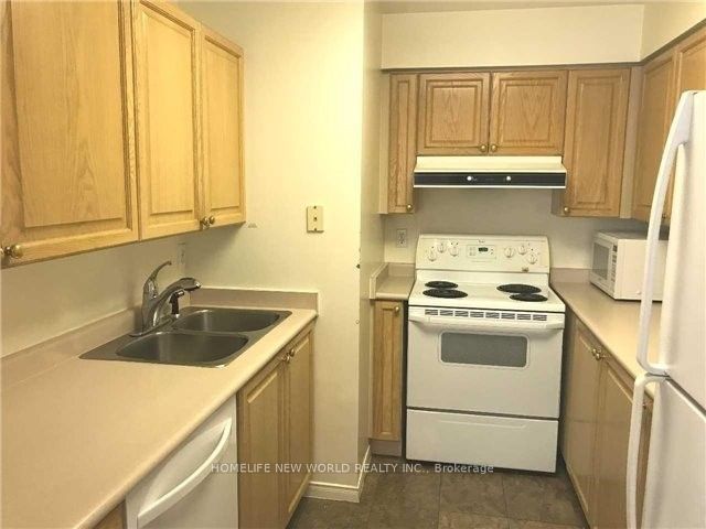 3605 - 750 Bay St