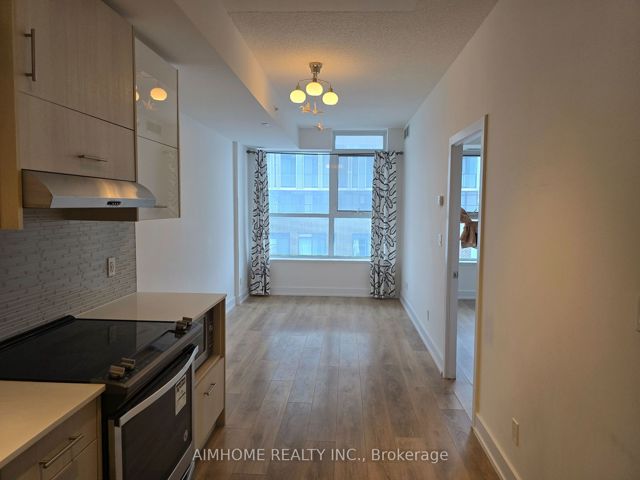 504 - 150 Fairview Mall Dr