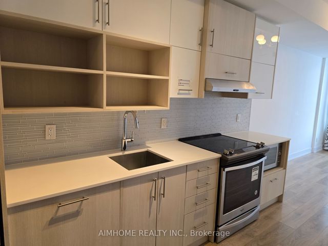 504 - 150 Fairview Mall Dr