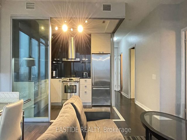 2708 - 121 Mcmahon Dr