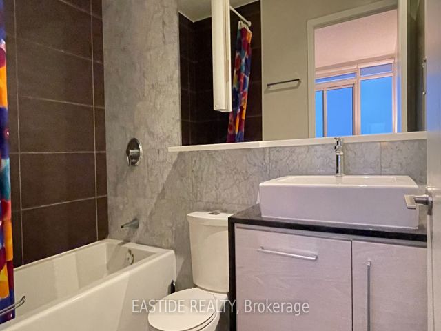 2708 - 121 Mcmahon Dr