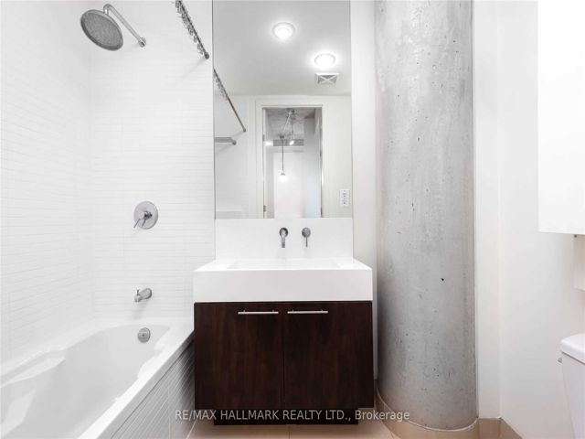 311 - 66 Portland St