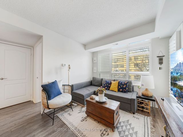 417 - 205 The Donway  W