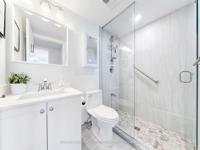 417 - 205 The Donway  W
