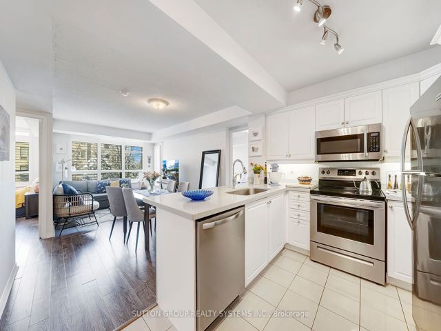 417 - 205 The Donway  W