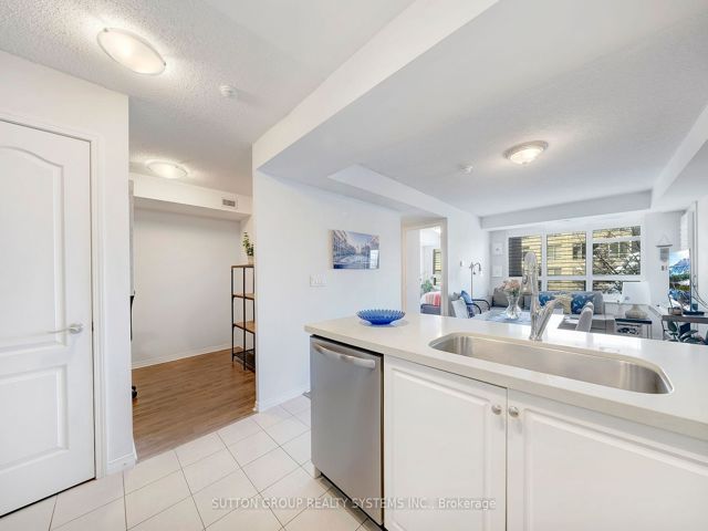 417 - 205 The Donway  W