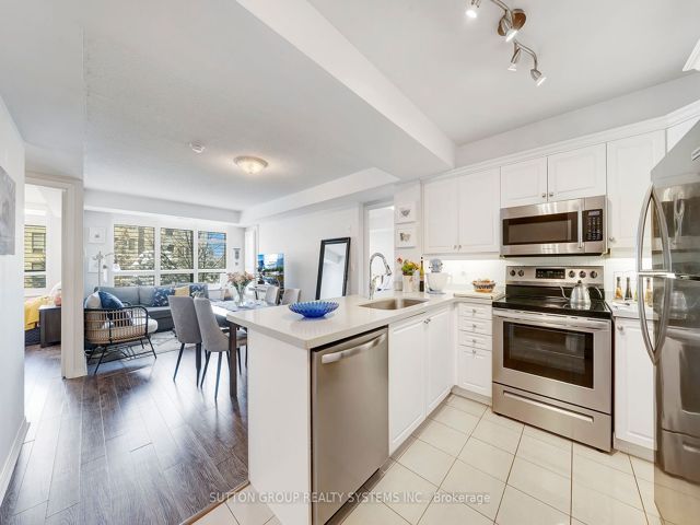 417 - 205 The Donway  W