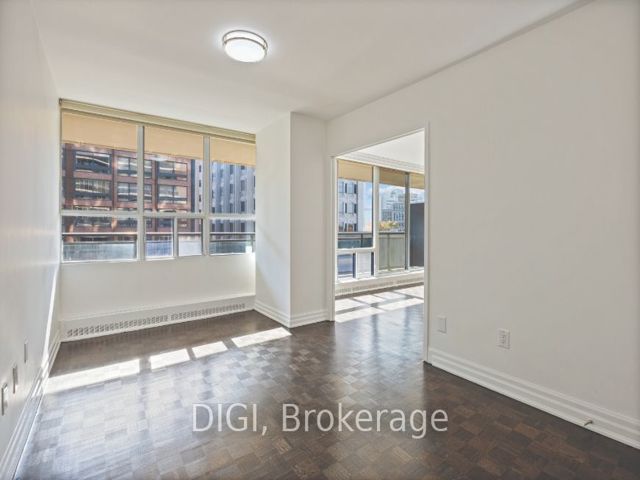 701 - 50 Price Arthur Ave