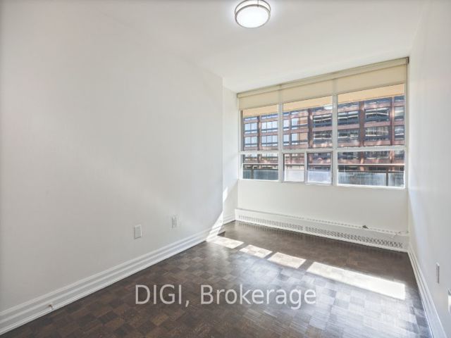 701 - 50 Price Arthur Ave