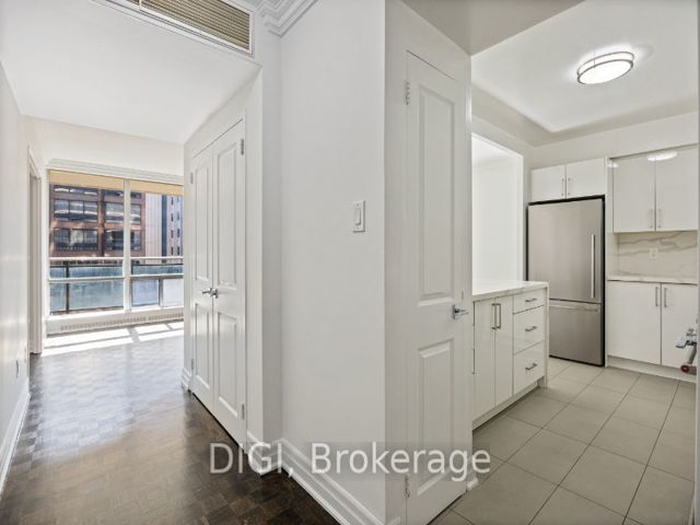 701 - 50 Price Arthur Ave