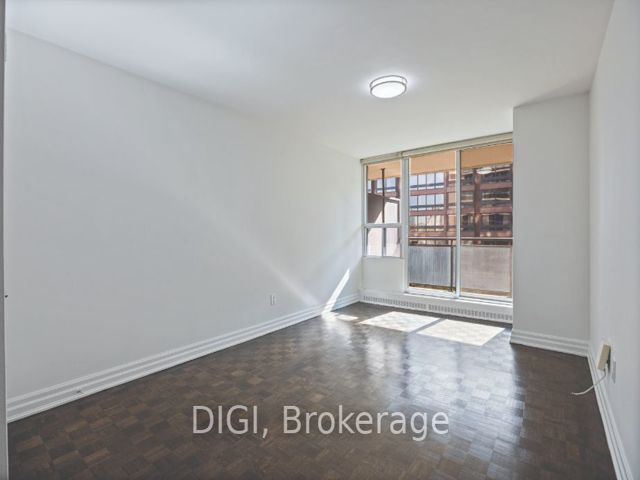 701 - 50 Price Arthur Ave