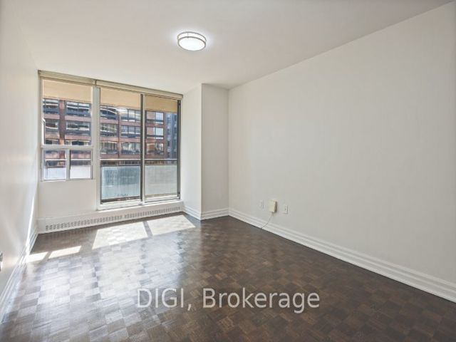701 - 50 Price Arthur Ave