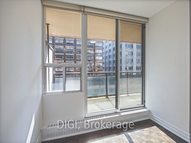 701 - 50 Price Arthur Ave