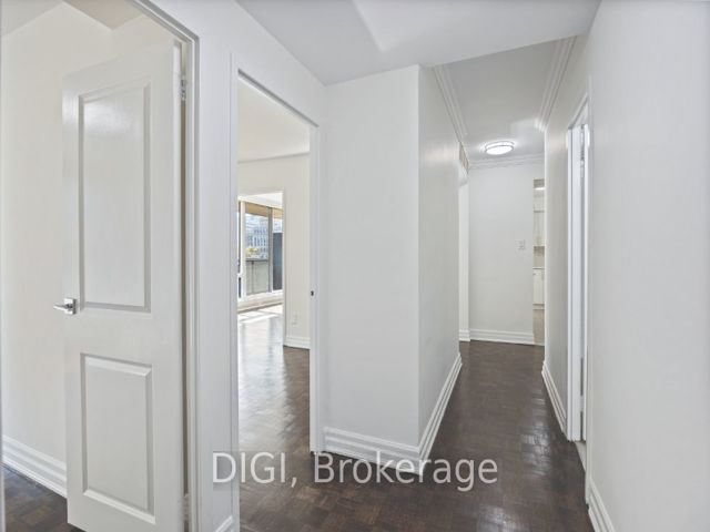 701 - 50 Price Arthur Ave