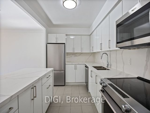 701 - 50 Price Arthur Ave