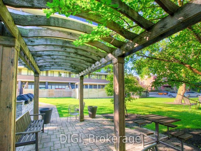 701 - 50 Price Arthur Ave