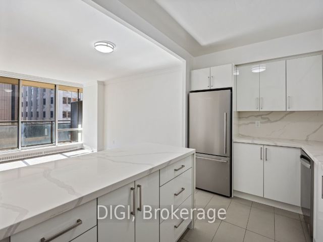 701 - 50 Price Arthur Ave