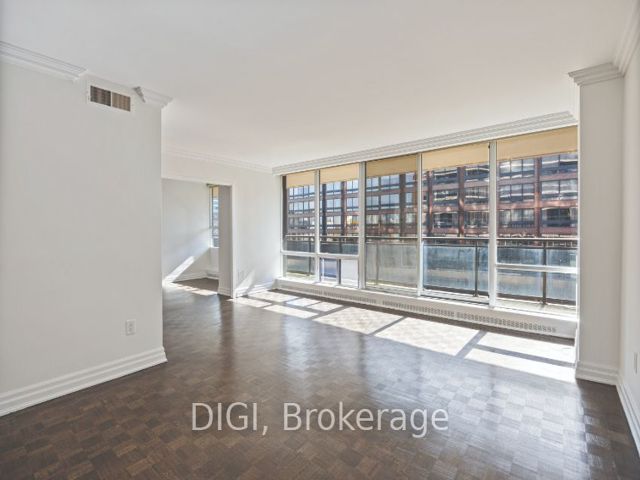 701 - 50 Price Arthur Ave