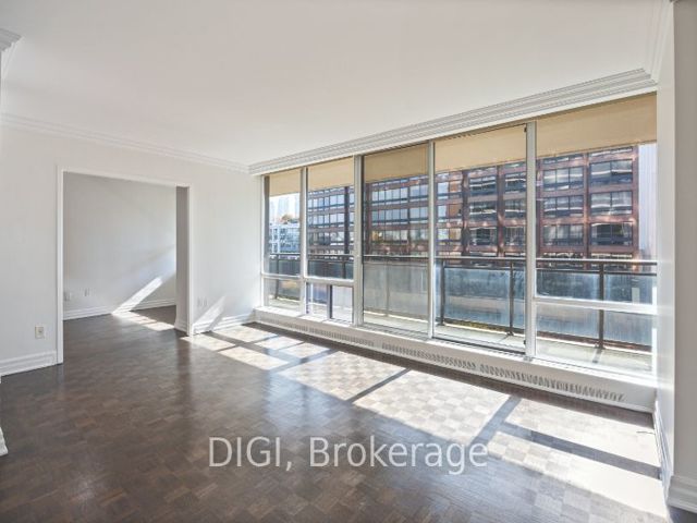 701 - 50 Price Arthur Ave