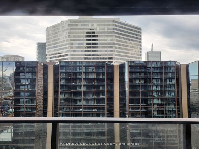 1406 - 20 Edward St