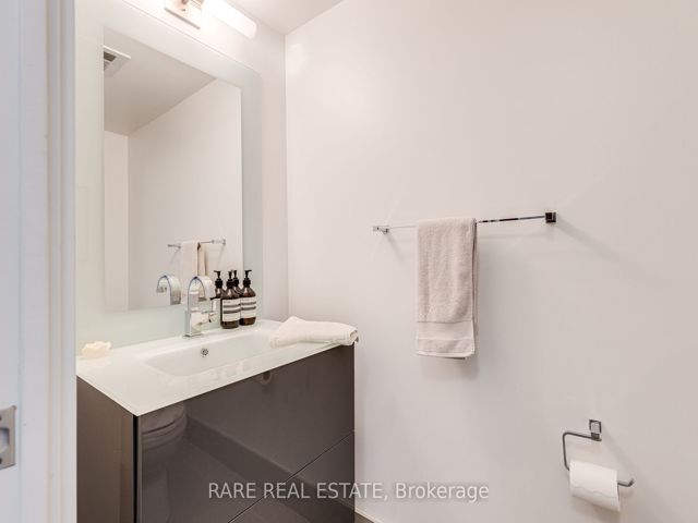 904 - 111 St. Clair Ave W