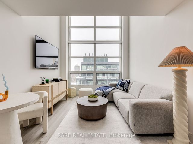 904 - 111 St. Clair Ave W