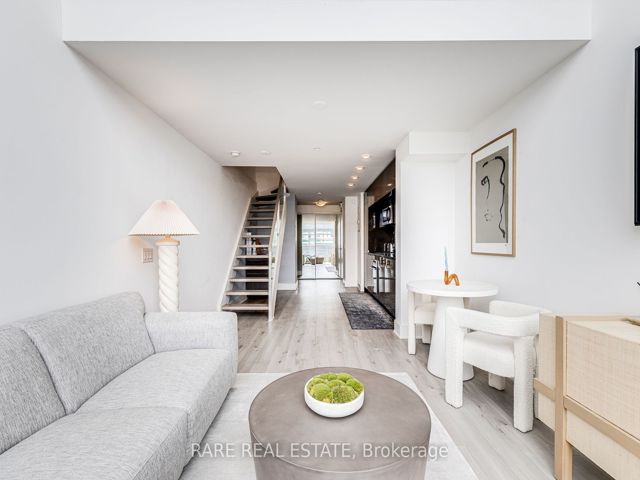 904 - 111 St. Clair Ave W