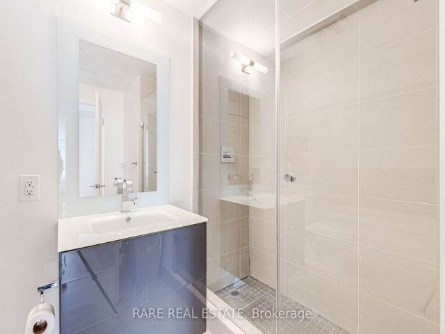 904 - 111 St. Clair Ave W