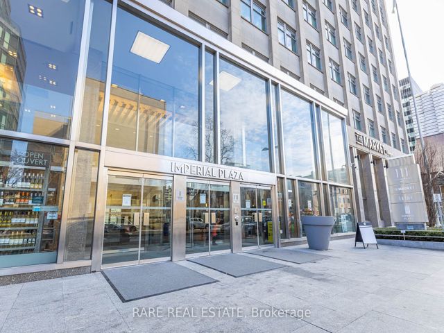 904 - 111 St. Clair Ave W