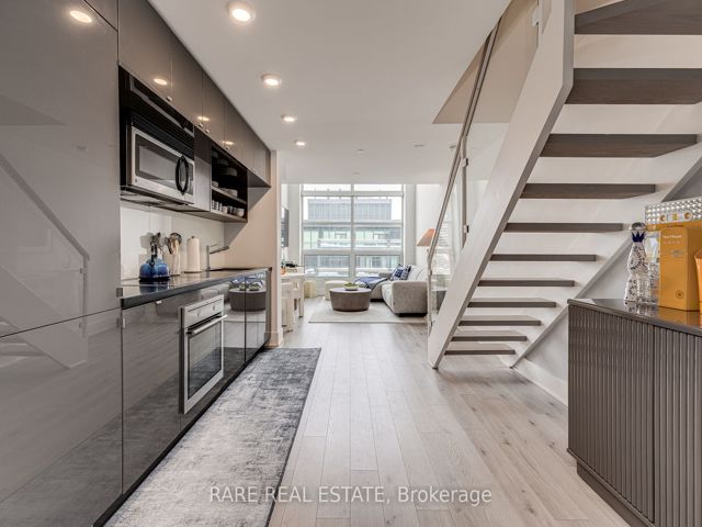 904 - 111 St. Clair Ave W