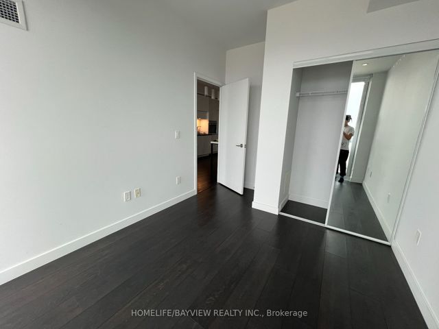 4806 - 8 Eglinton Ave E