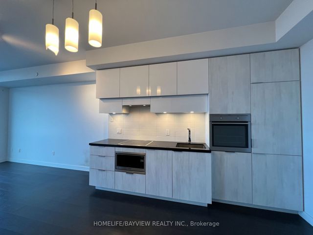 4806 - 8 Eglinton Ave E